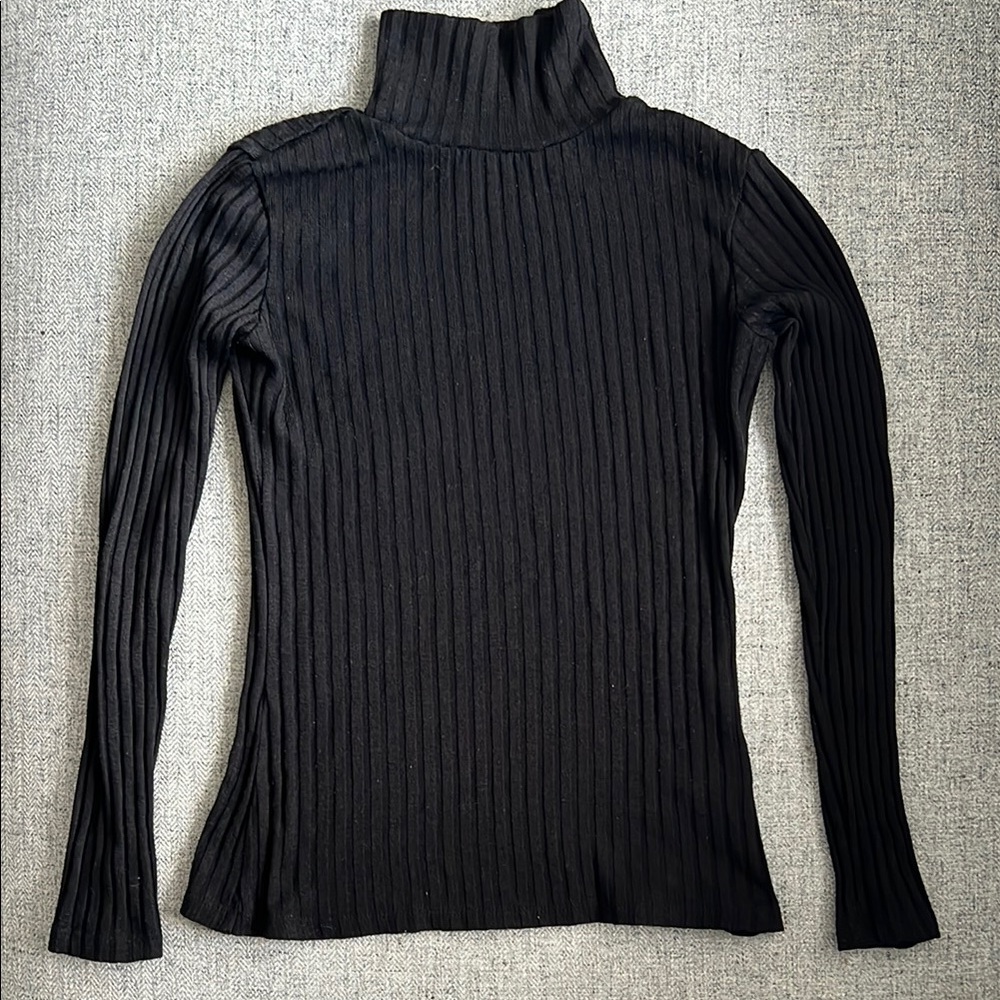 Black Ribbed Turtleneck Light Sweater